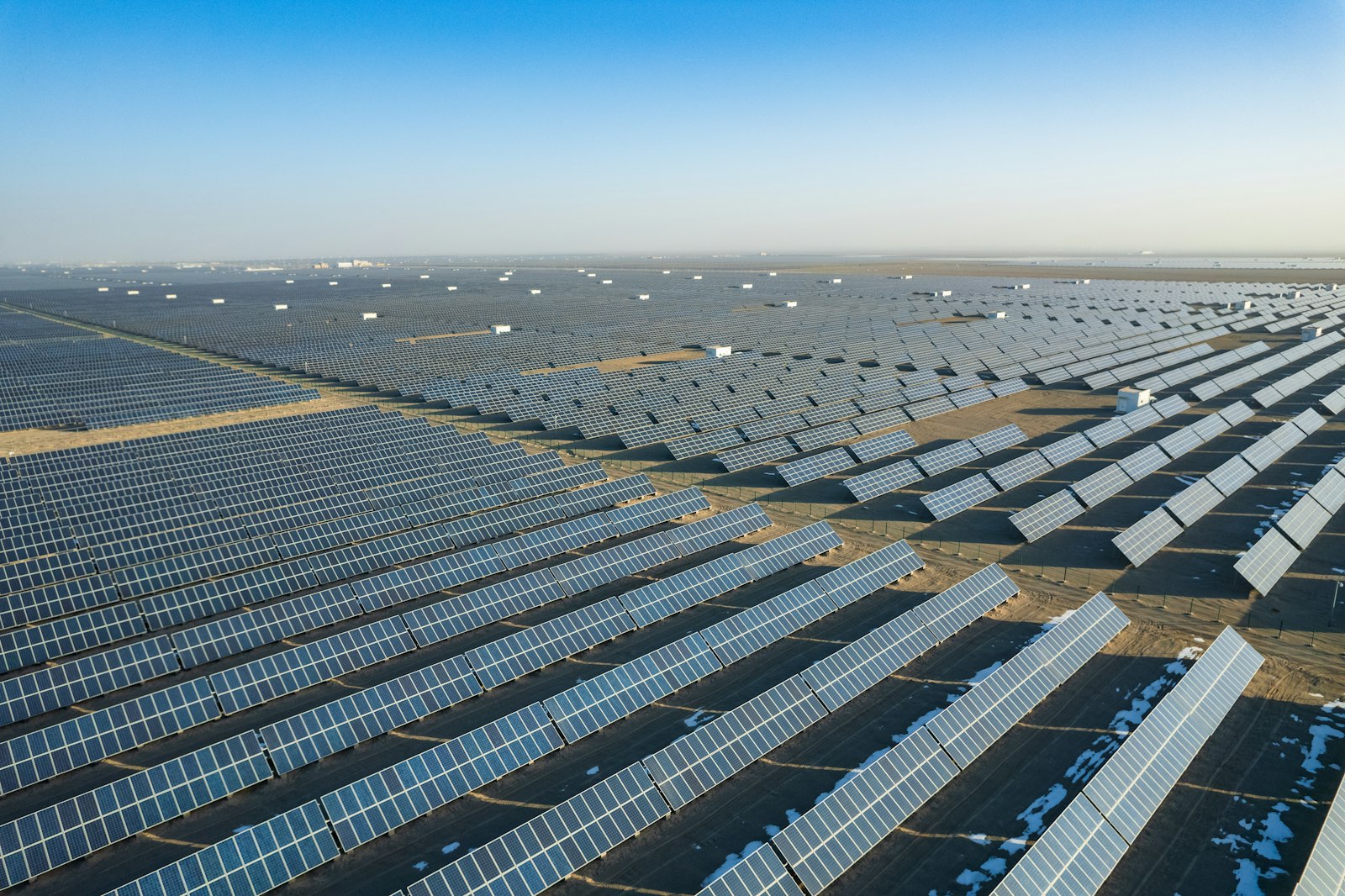 Vista aérea de usina solar